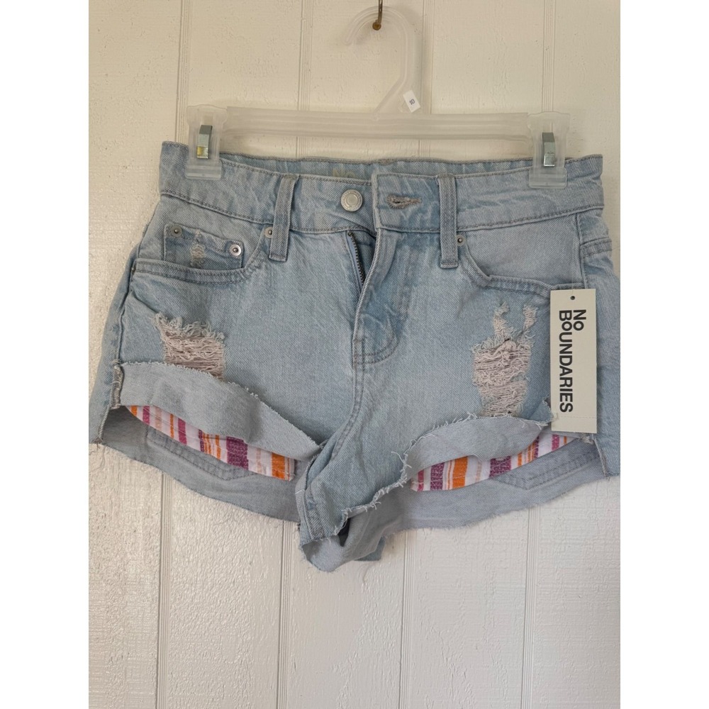 No Boundaries Womens Light Wash Distressed Denim Shorts Striped Pocket Size 00 - Picture 2 of 5